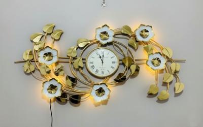 Glossy Plated Wall Clock